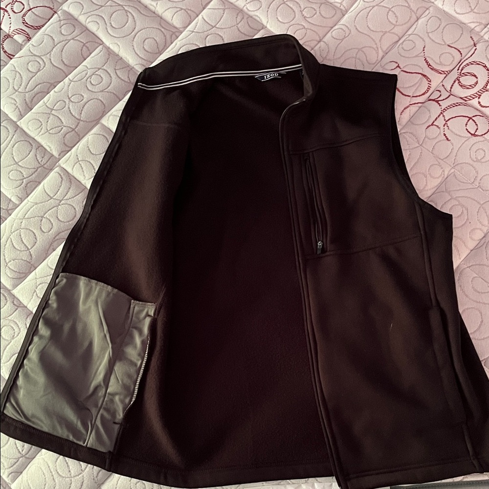 Izod Black and Gray Men's Vest